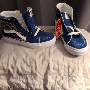 NEVER WORN high top Vans